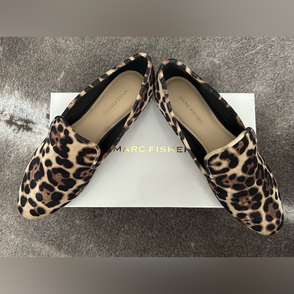 Marc Fisher animal print velvet loafer - 8.5 - worn once as new